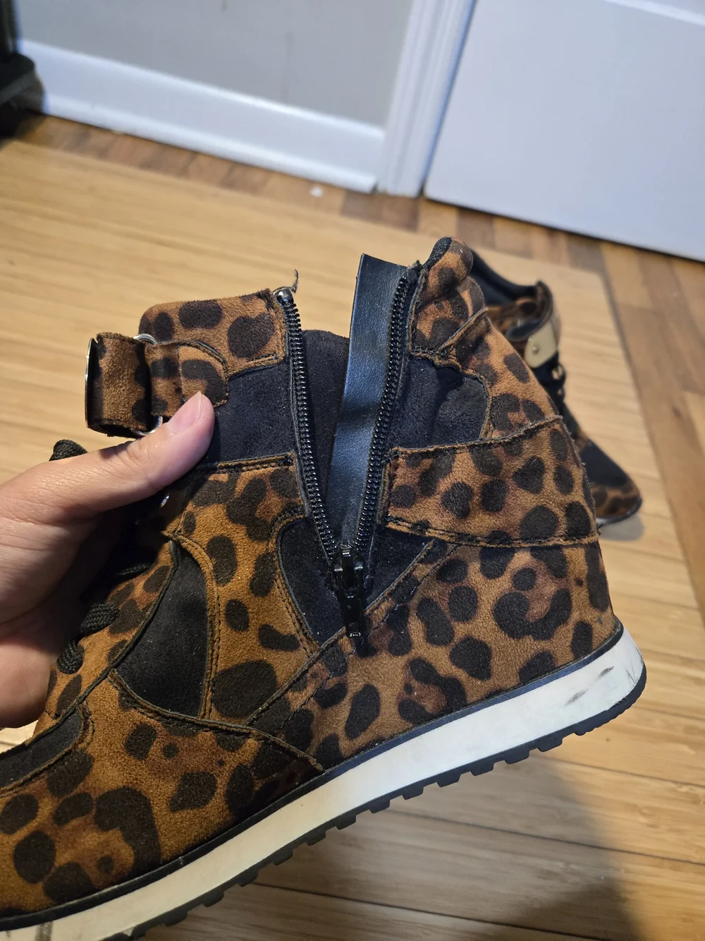 N/A stylish leopard